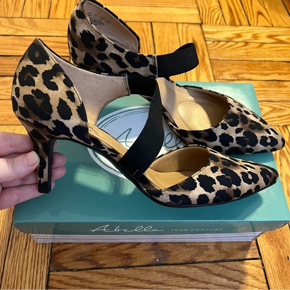 NEW ABELLA TRUE COMFORT LEOPARD HEELS SIZE 10 - Picture 6 of 10